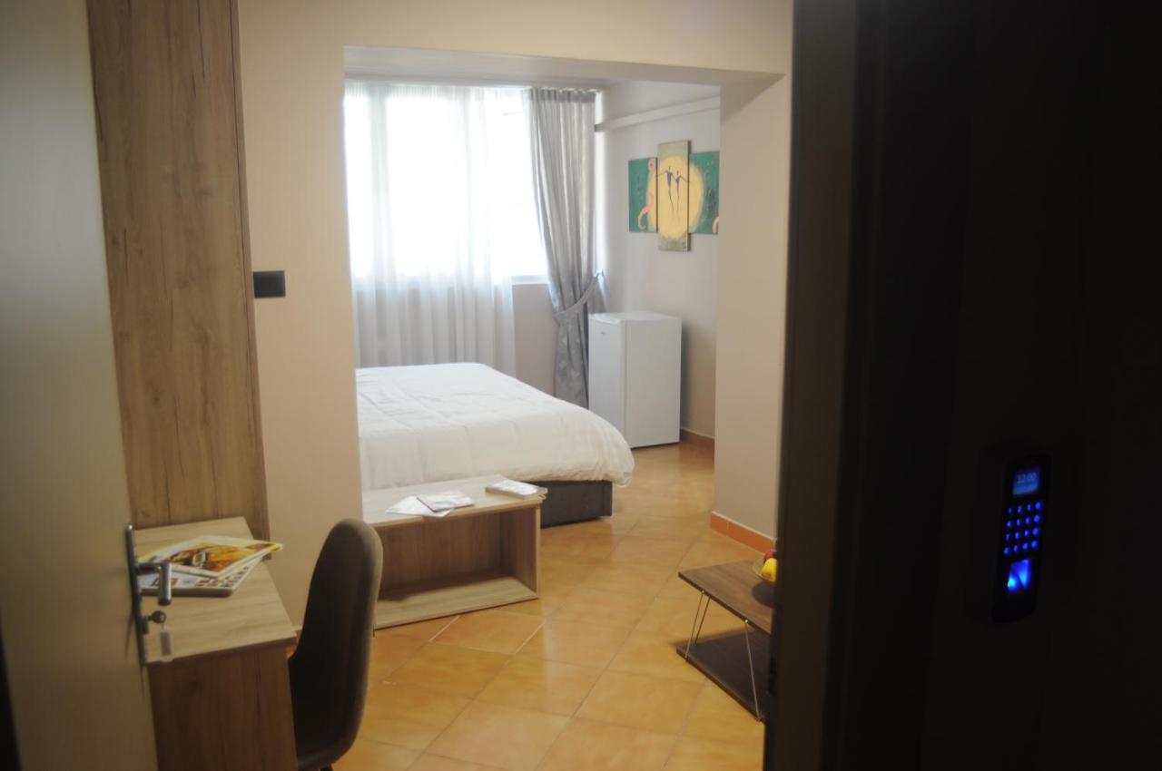 Bliri Myslym Shyri Apartment Tirana Exterior photo