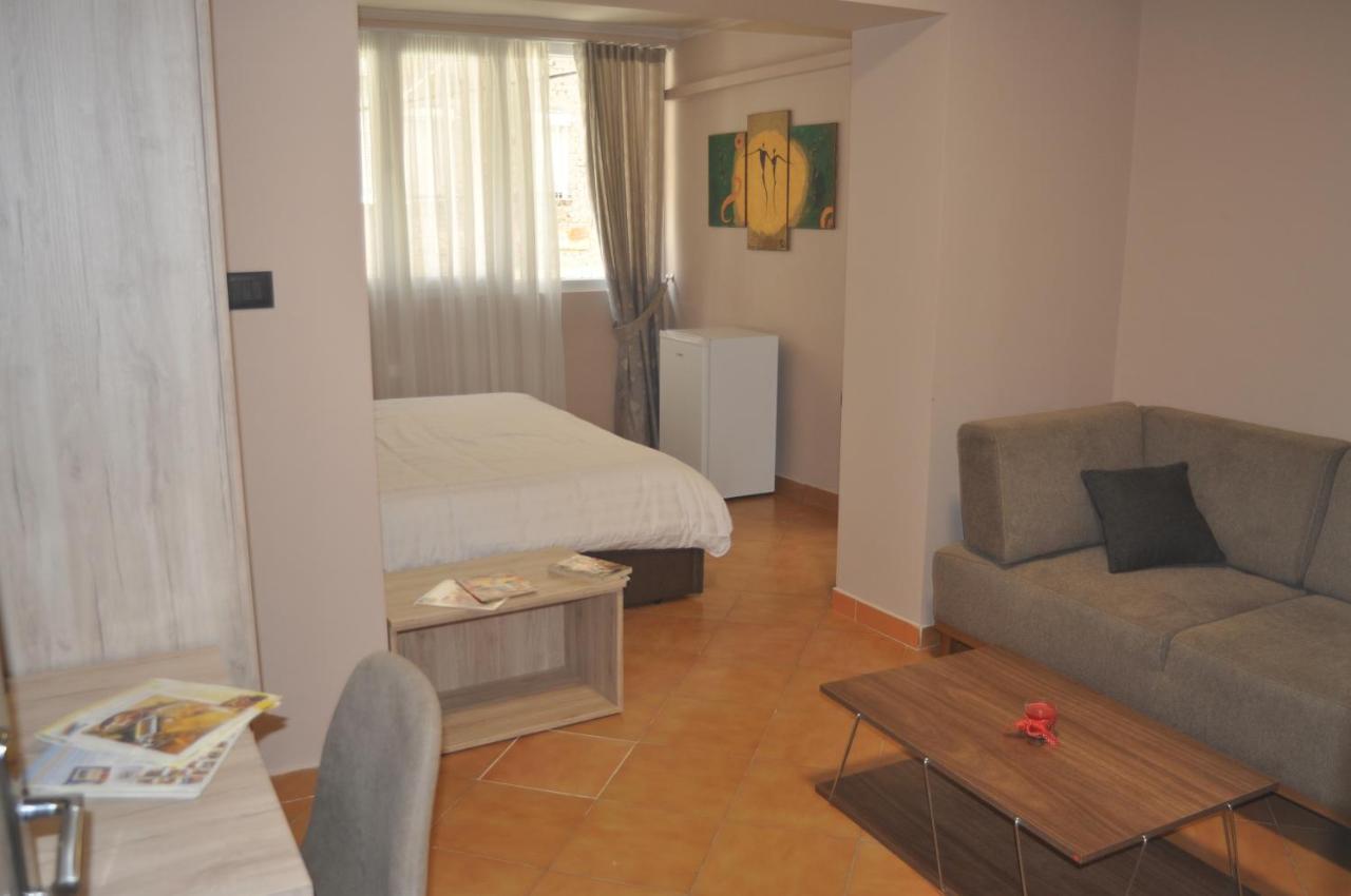 Bliri Myslym Shyri Apartment Tirana Exterior photo