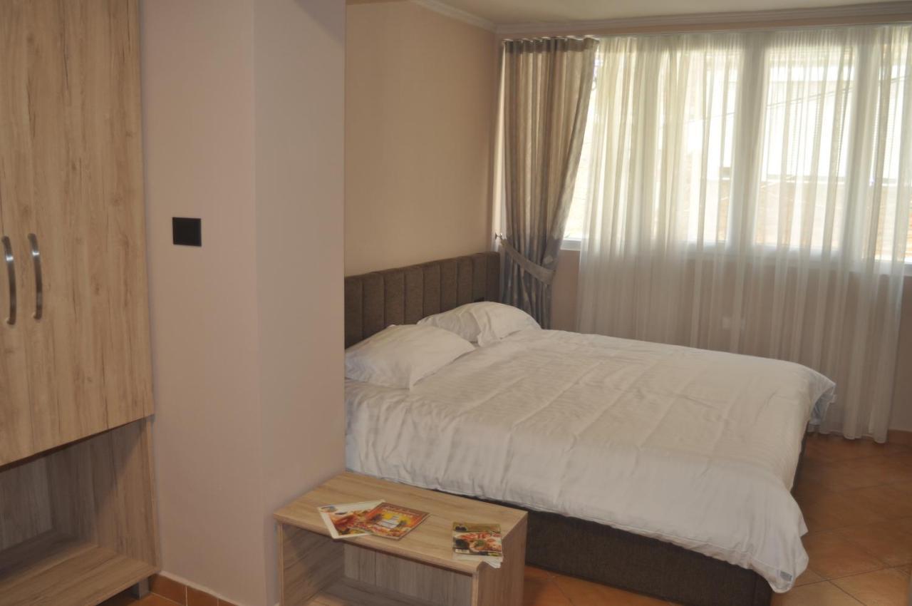 Bliri Myslym Shyri Apartment Tirana Exterior photo